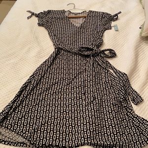 Apt 9 Petite V Neck Dress,  Tie Black and White